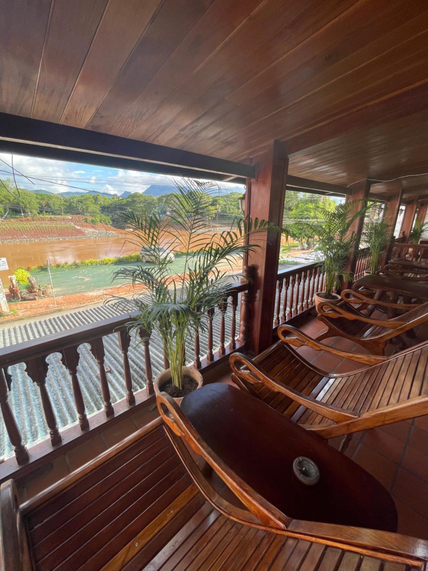 Luang Prabang - Villa Ouis Namkhan Riverside 2 Exteriér fotografie